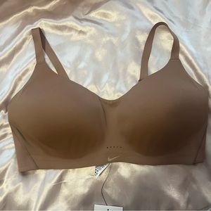 Women’s Xl Nike Alate sports bra